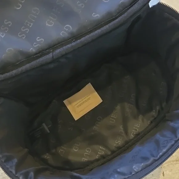 NEW Guess Coal Floral Allman Travel Zipper Bag - Picture 9 of 9